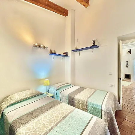 דירה Spacious Near