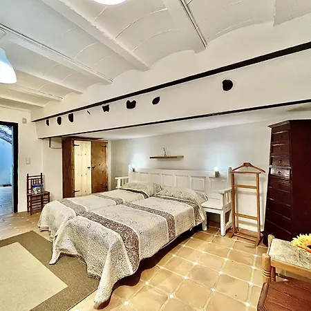 דירה Spacious Near רוזס